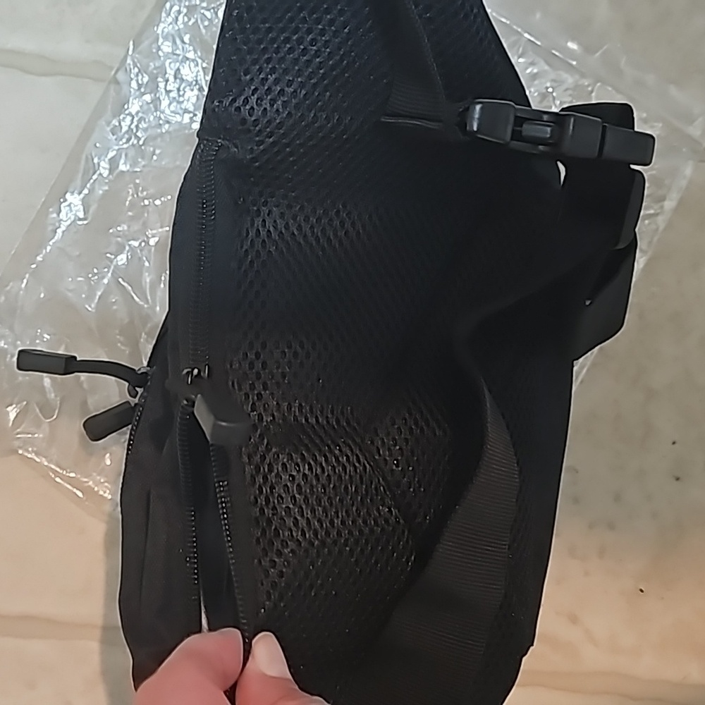 Tactical Sling Bag Conceal Carry - Picture 7 of 9